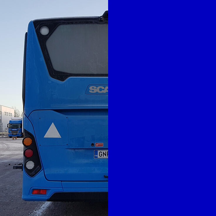 Bussinsininen