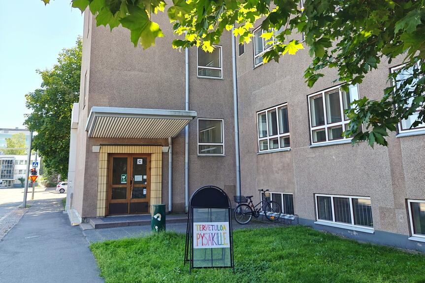 Nuorten päihdepalvelu Pysäkin sisäänkäynti.